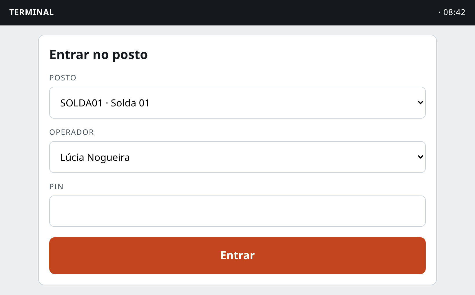 Tela do terminal pedindo posto, operador e PIN
